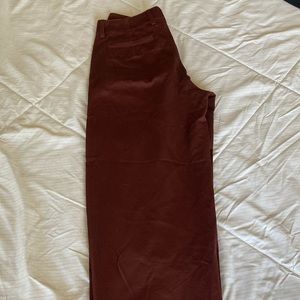 Virtually brand new Uniqlo U-shaped wide leg pant in beautiful brown burgundy
